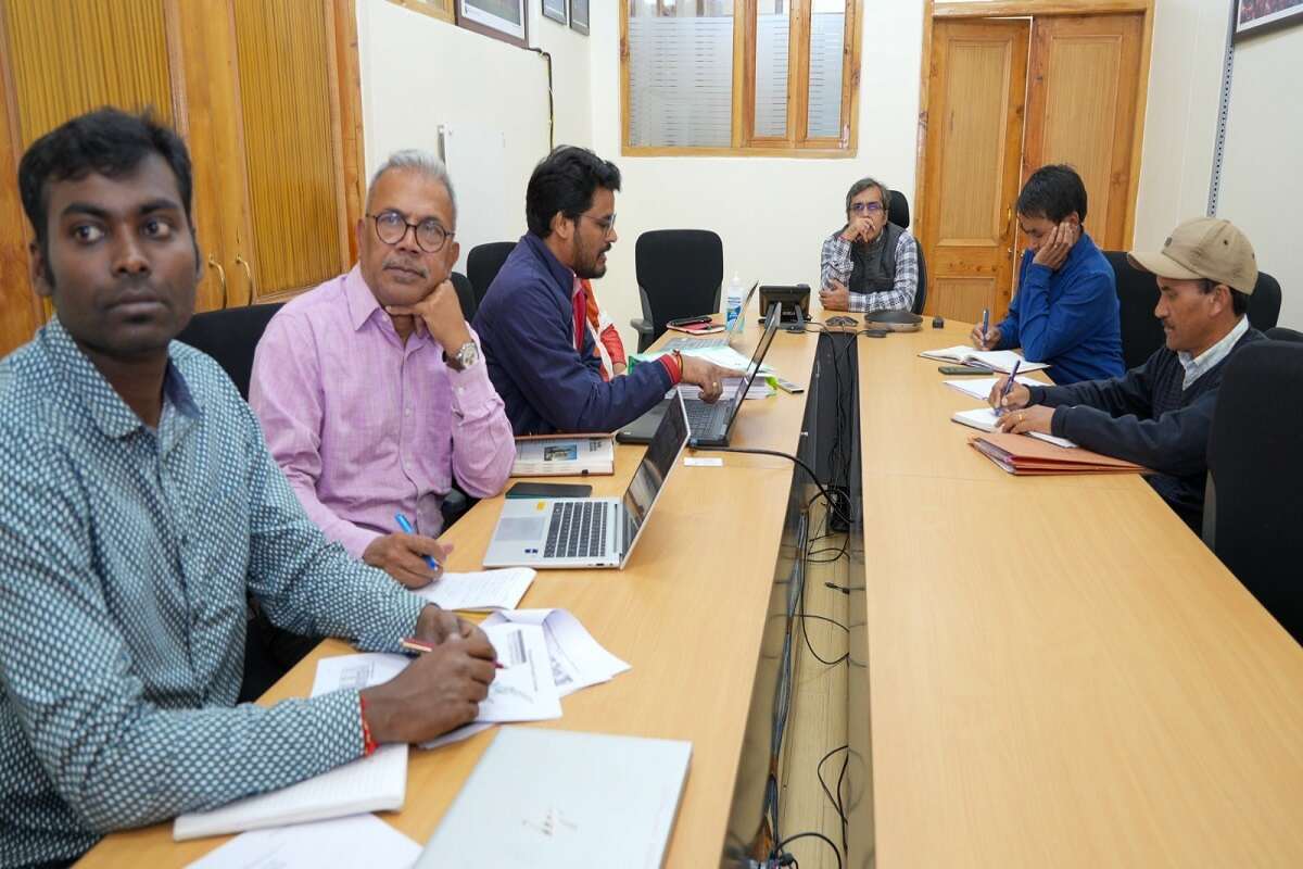Principal Secretary Sanjeev Khirwar Leads Crucial Meeting On Sewerage Treatment Plants In Leh