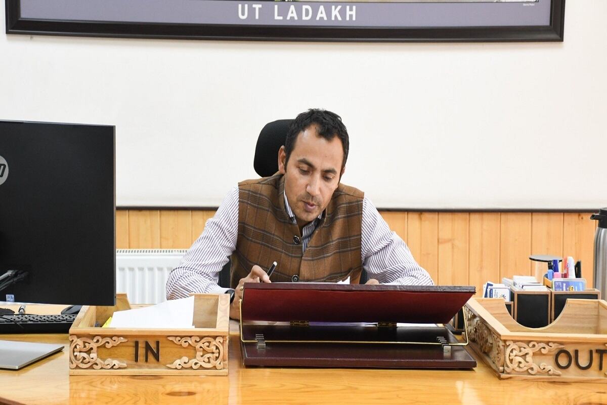 Secretary Of Youth Services & Sports Ravinder Kumar Leads Strategic Meeting To Strengthen 1st Ladakh BN National Cadet Corps