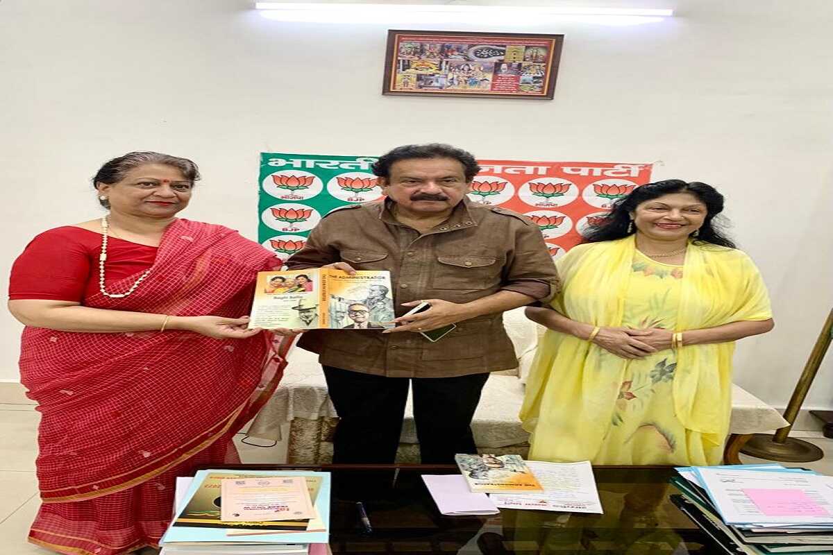 Union Minister SP Singh Baghel Releases Book On Ballia District’s Independence Movement