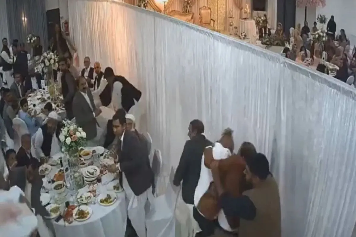 Pak Wedding Becomes Wrestling Arena After Guest’s Hat Being Flipped, Watch Here