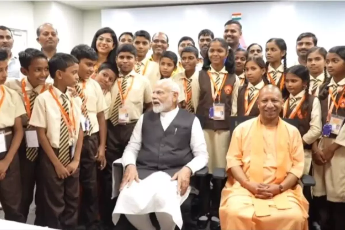 PM Modi Met Students In Kashi, CM Yogi Gave Information About Atal Residential Schools