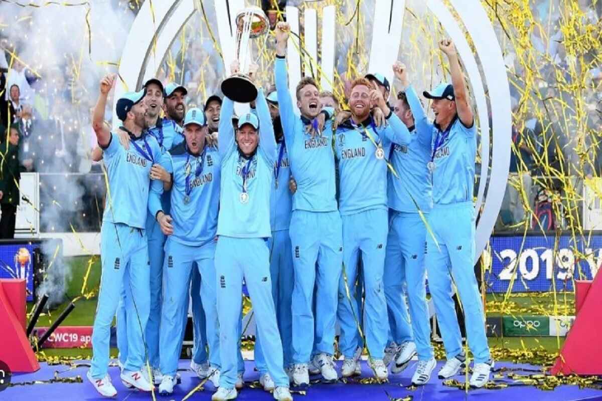 England celebrating their World Cup victory