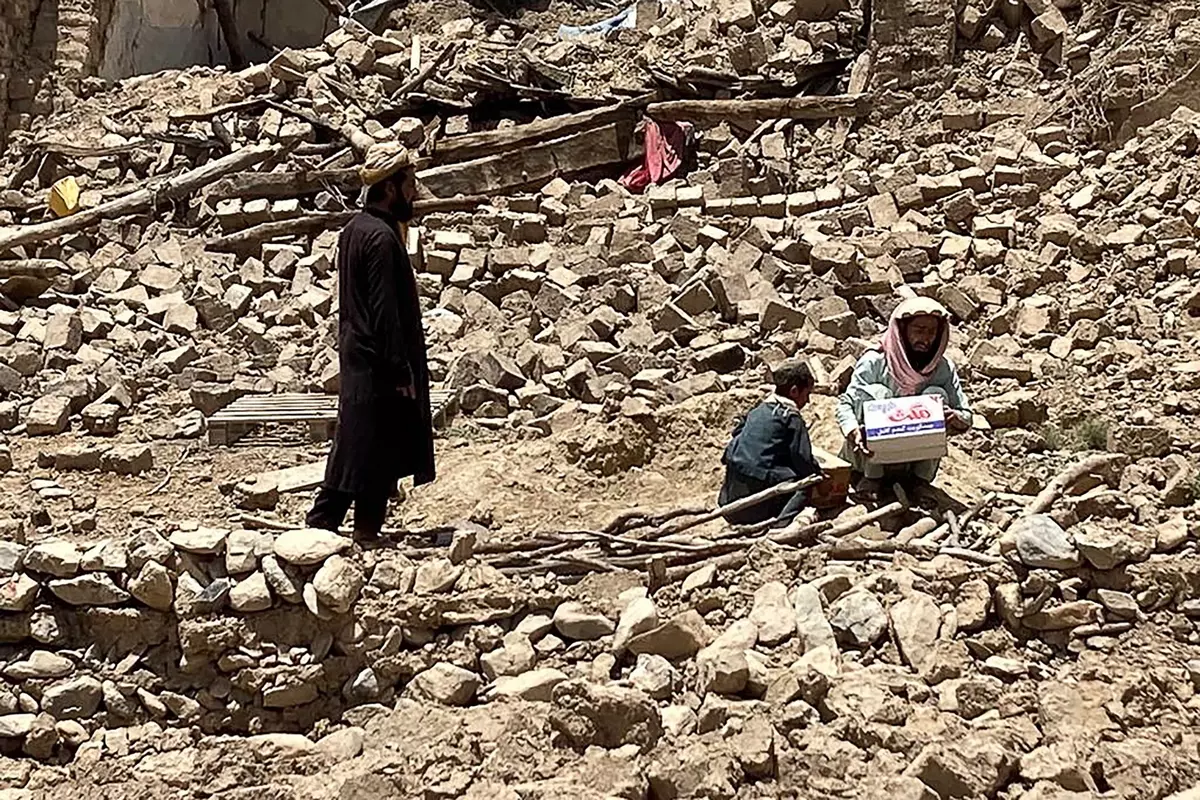 Strong Afghanistan Earthquake Kills Over 1,000, Rescuers Work Nights