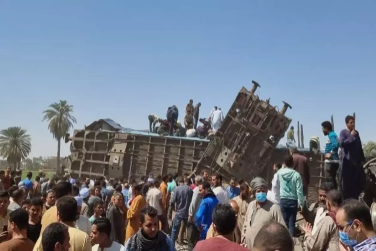 Over 50 injured and 35 dead in an Egypt traffic accident