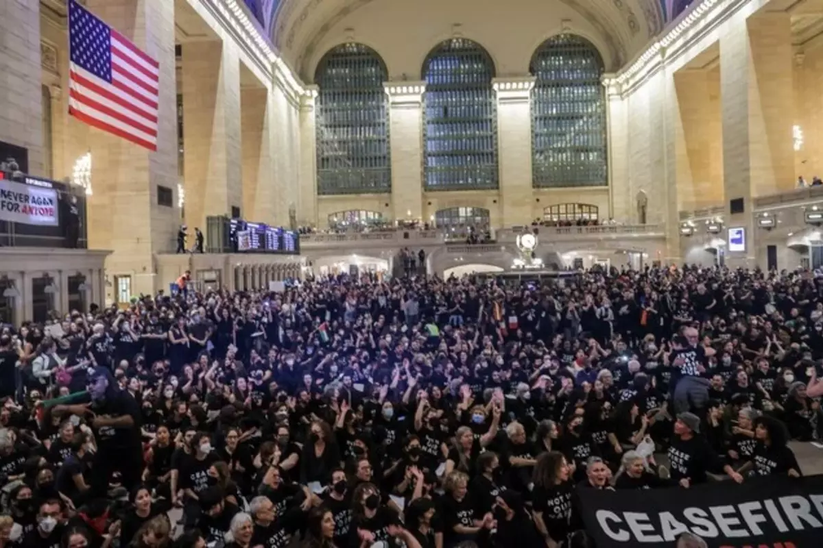 Shutting Down Grand Central In New York Due To Gaza Ceasefire: Hundreds Arrested