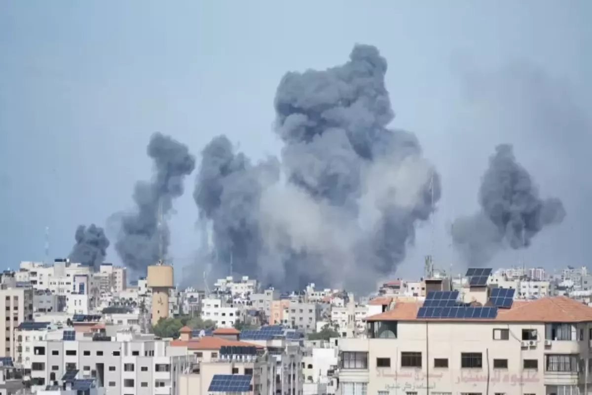 Hamas Launches Rockets At Tel Aviv Following Israeli Strikes On Gaza Civilians