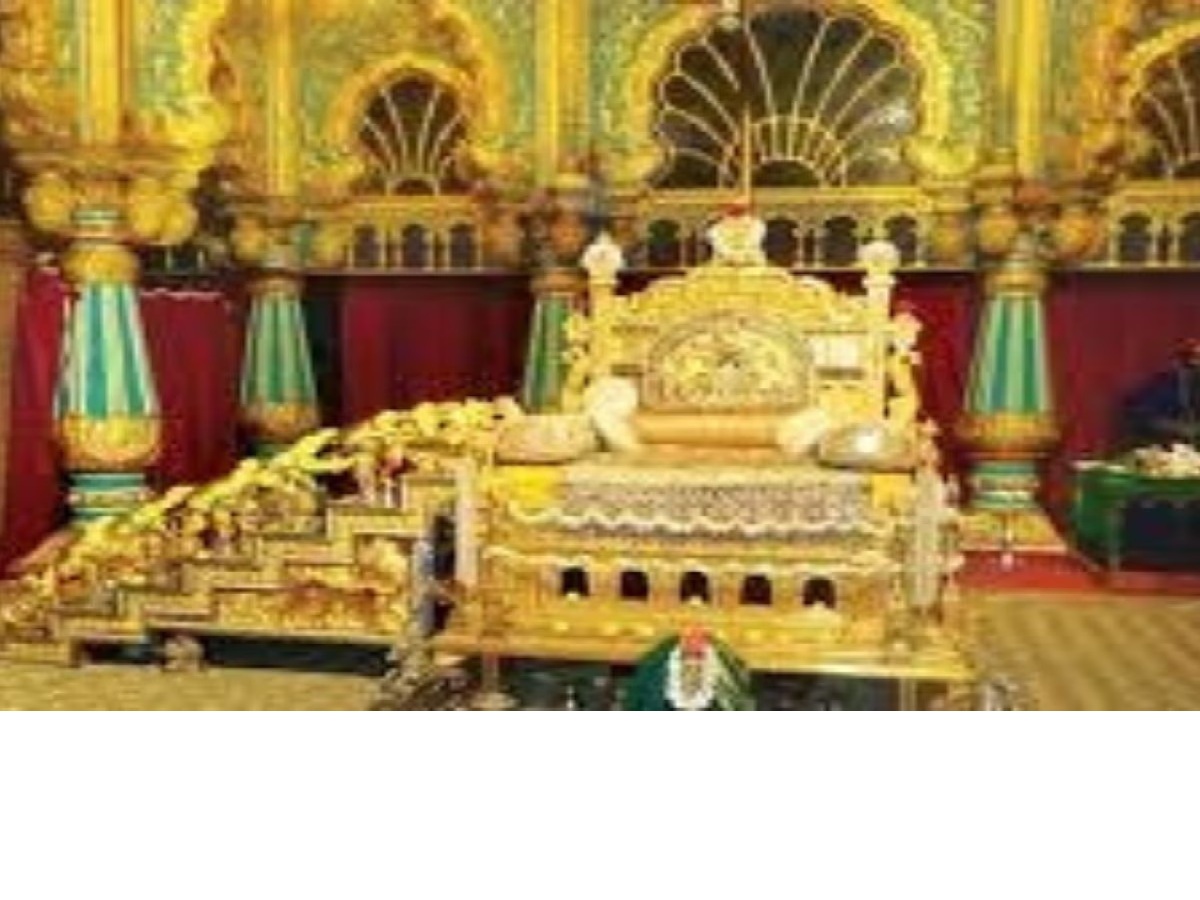 Ayodhya : Lord ram to sit on eight feet tall golden throne