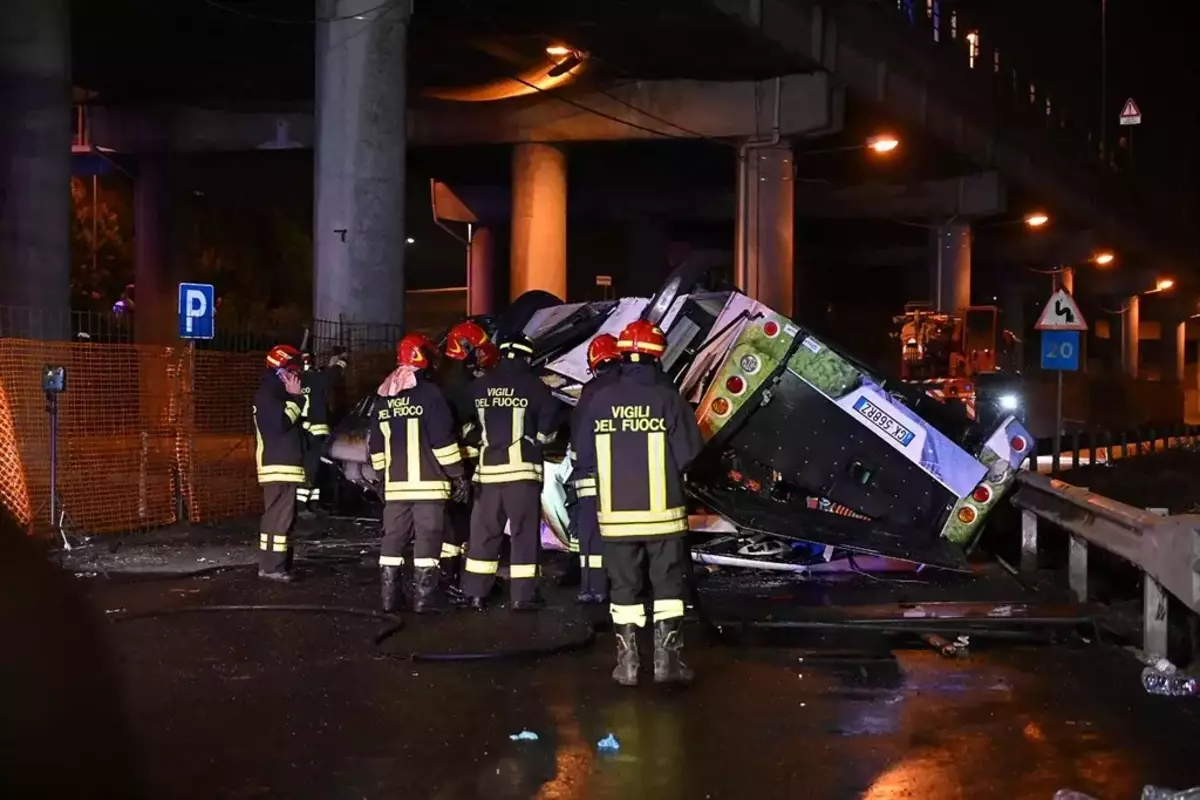 Italy Bus Falls From Bridge, Catching Fire, Causing 21 Deaths