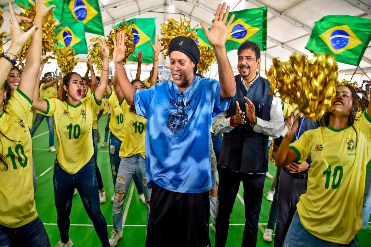 Ronaldinho's Day Out In Kolkata