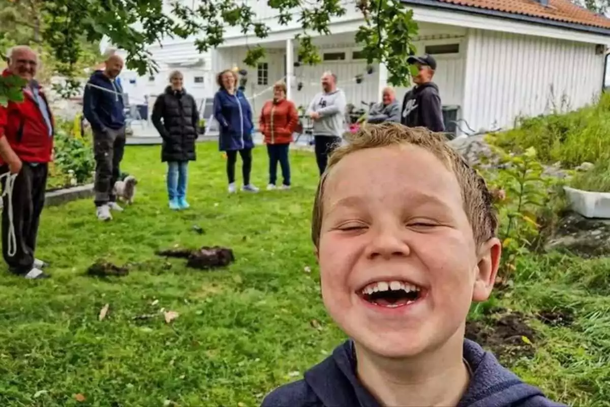 Hunt Of Lost Earring Ends Up In Treasure Hunt For This Family In Norway    