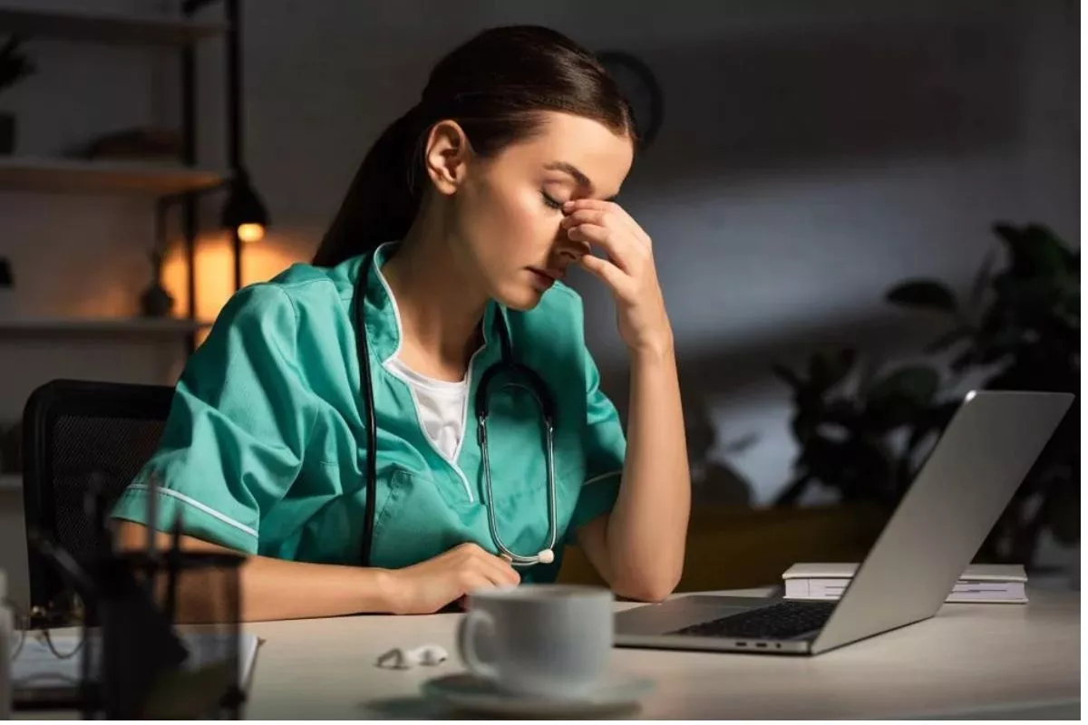 Working in night shift? These are must follow 7 lifestyle tips to maintain health status