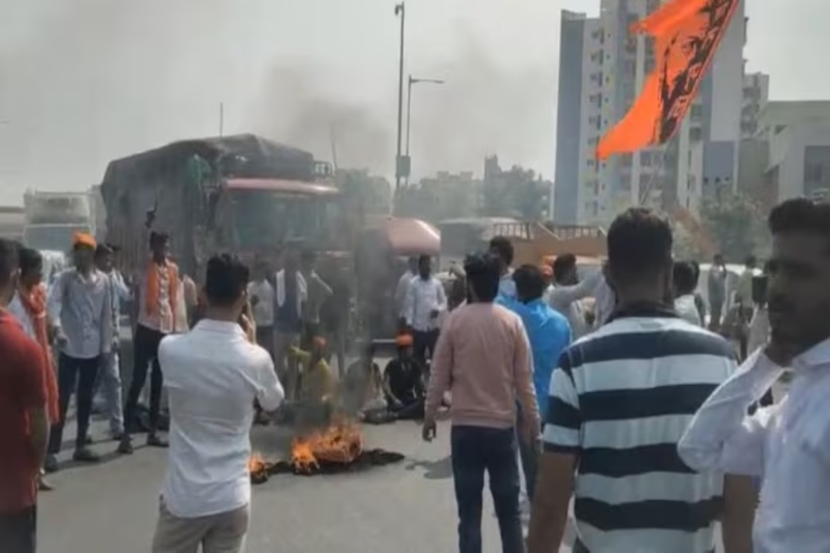 Mumbai-Bengaluru highway blocked by protestors, demand for Maratha quota continues