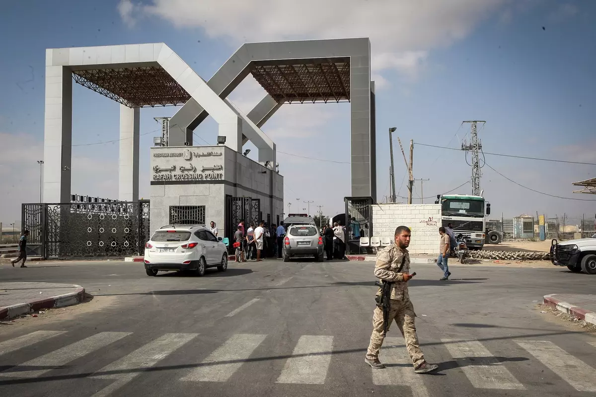 Reopening Rafah border, Egypt to evacuate 7,000 foreigners from Gaza