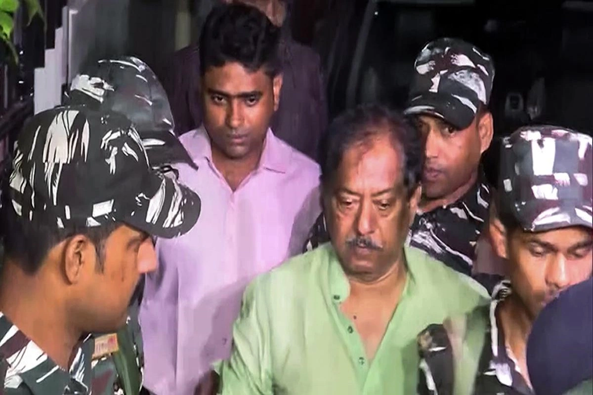 Prominent West Bengal Minister arrested amidst PDS ration scandal unveiled by ED Investigation