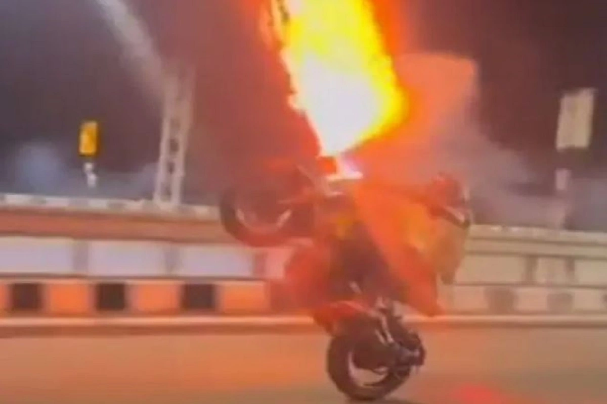 Tamil Nadu Daredevil Arrested: Bike Stunt with Firecrackers Goes Viral