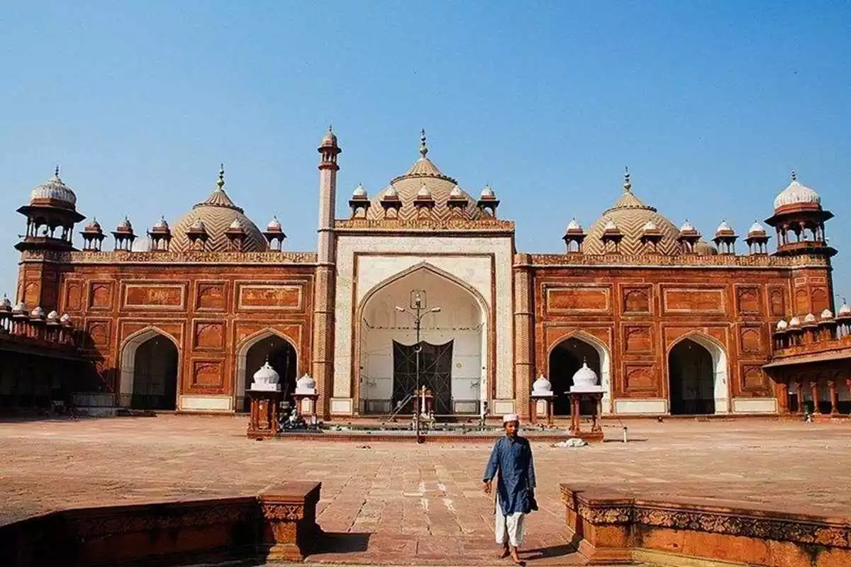 Reclaim Public Parks Around Jama Masjid