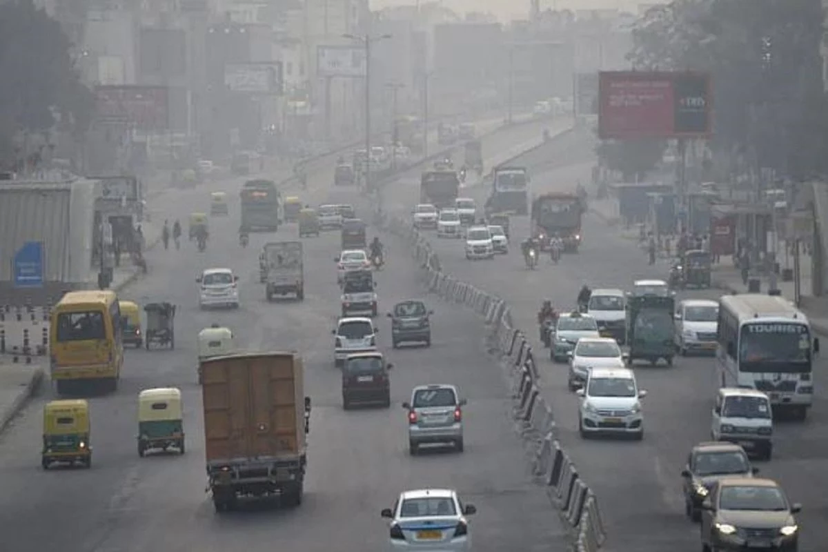 Delhi Eases Restrictions: Diesel Trucks Permitted, Air-Quality Alert Level Lowered