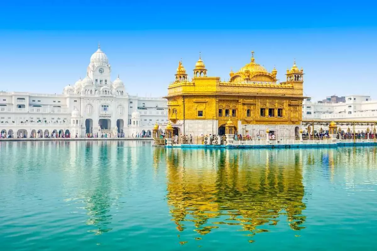 Baba Deep Singh’s double-edged sword preserved in Golden Temple for years