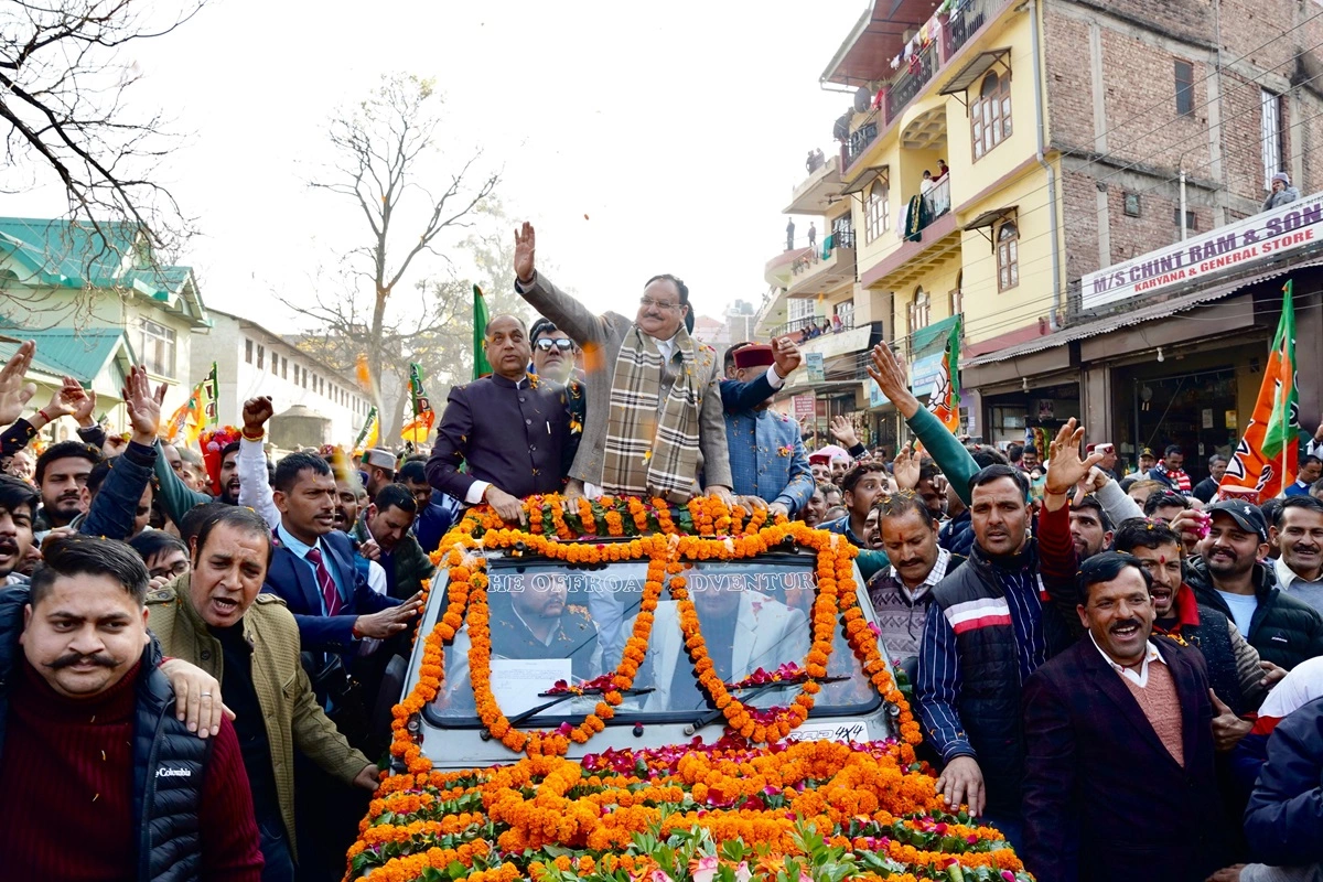 JP Nadda’s Himachal Roadshow: Challenges Congress Credibility, Accuses Them of Offering “Guarantee of No Guarantee”