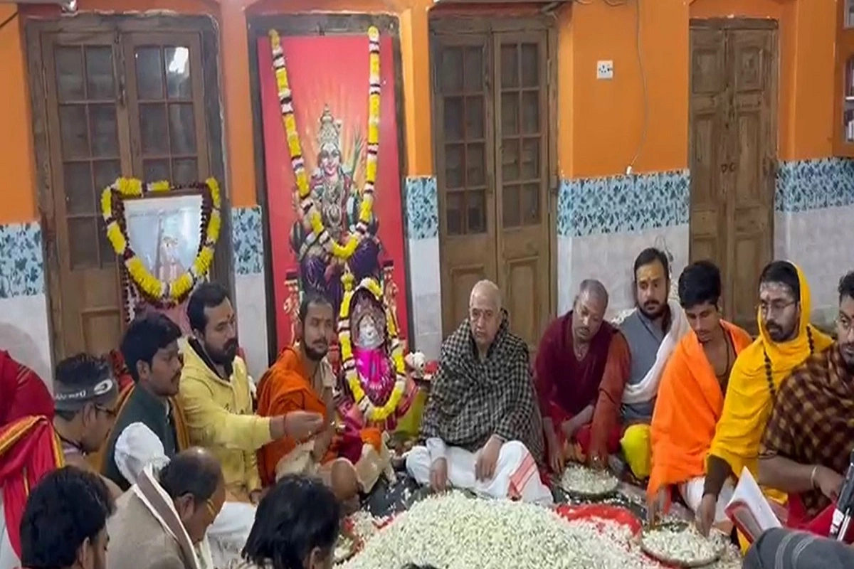 Two-Day Shri Vidya Mahalaksharchan Ceremony Honors Swami Sadanand Saraswati Vedanti Ji Maharaj’s Legacy in Varanasi