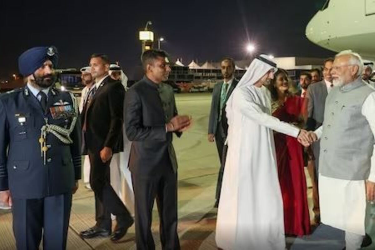 “Indian Diaspora in Dubai’s Heartfelt Greeting to PM Modi: ‘Har Har Modi’ and ‘Abki Baar 400 Paar'”