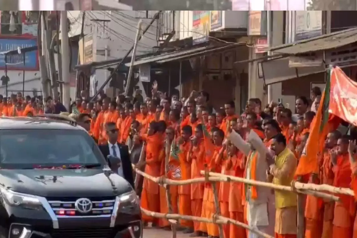 Kashi residents warmly greet PM Narendra Modi