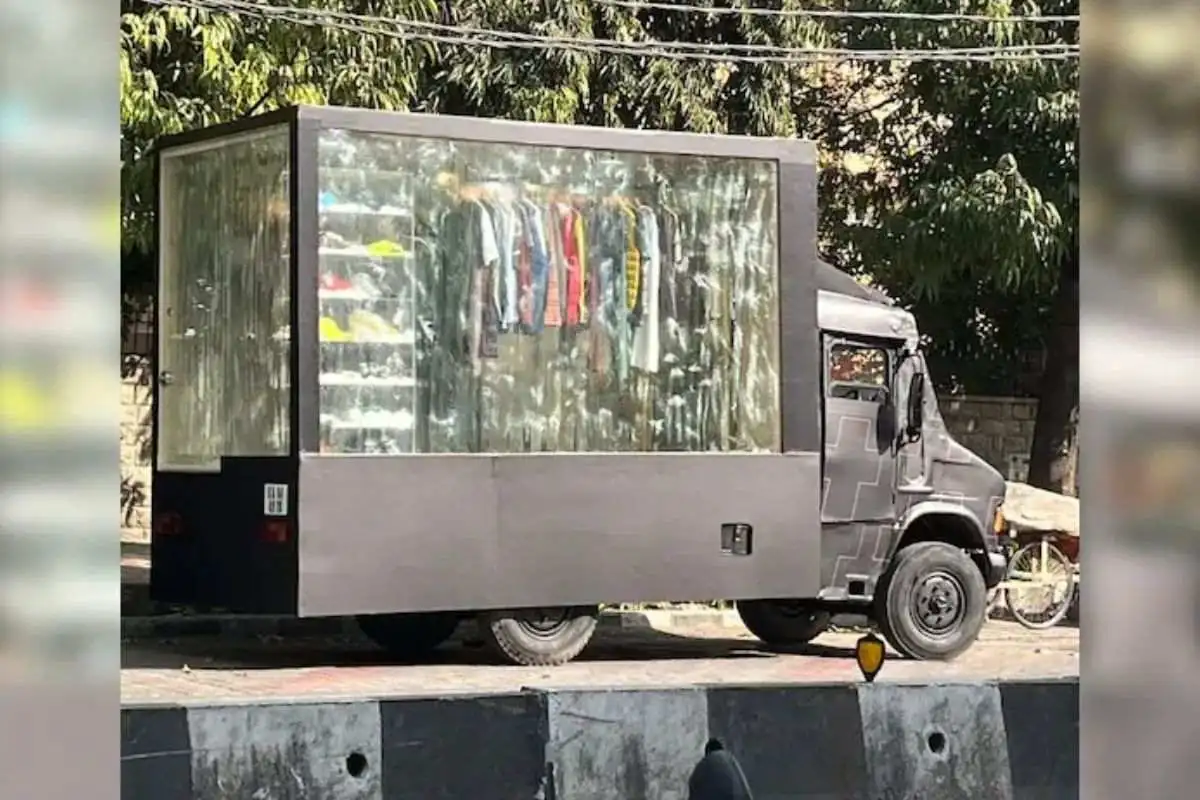 Heard About Food Truck? Well This Video Shows A Clothing Truck In Bengaluru; Have A Look