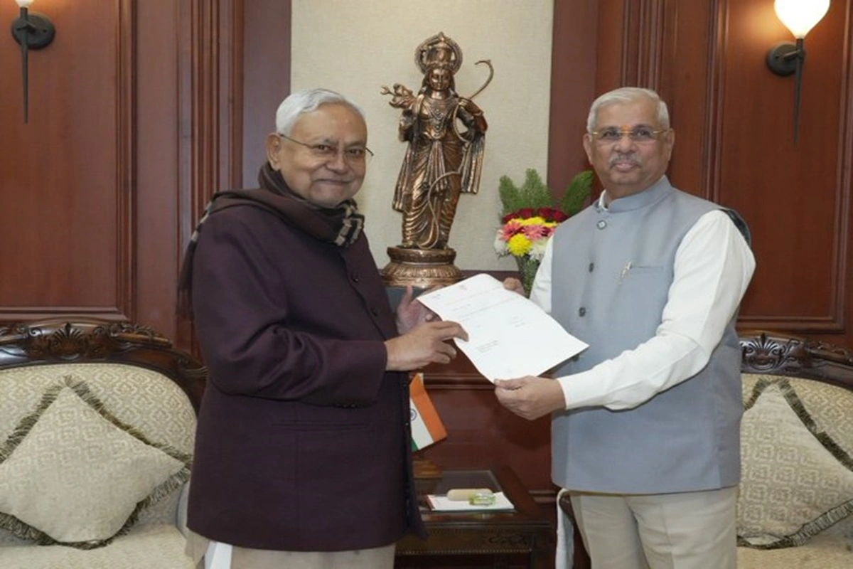 Bihar chief minister Nitish Kumar hands over resignation letter to governor Rajendra Vishwanath Arlekar.