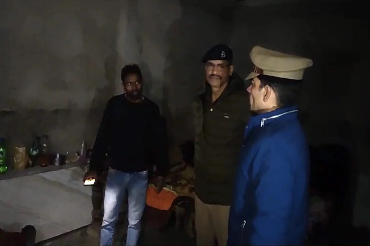 Tragedy Strikes as 7-Member Family in UP Goes to Sleep, 5 Found Dead the Next Day in Unexplained Circumstances