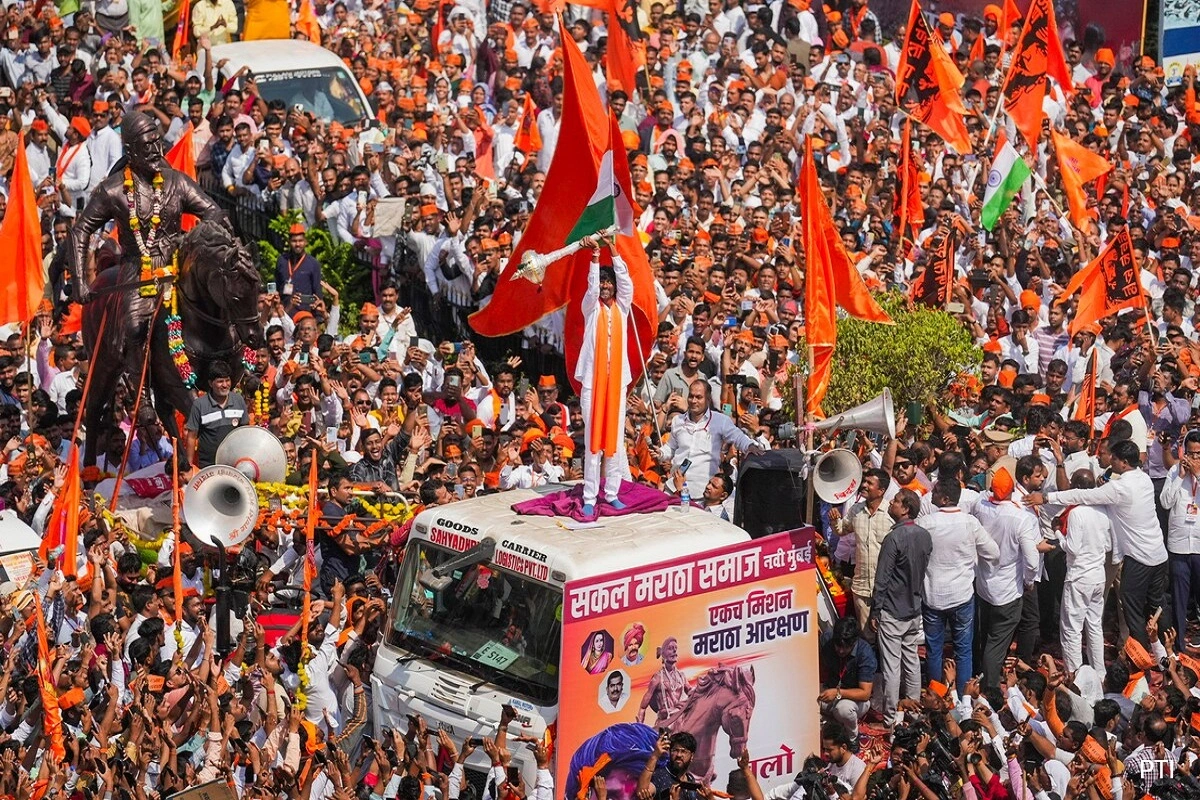 Maratha Quota Activist Manoj Jarange Patil Ends Protest as Shinde Government Responds with Draft Ordinance