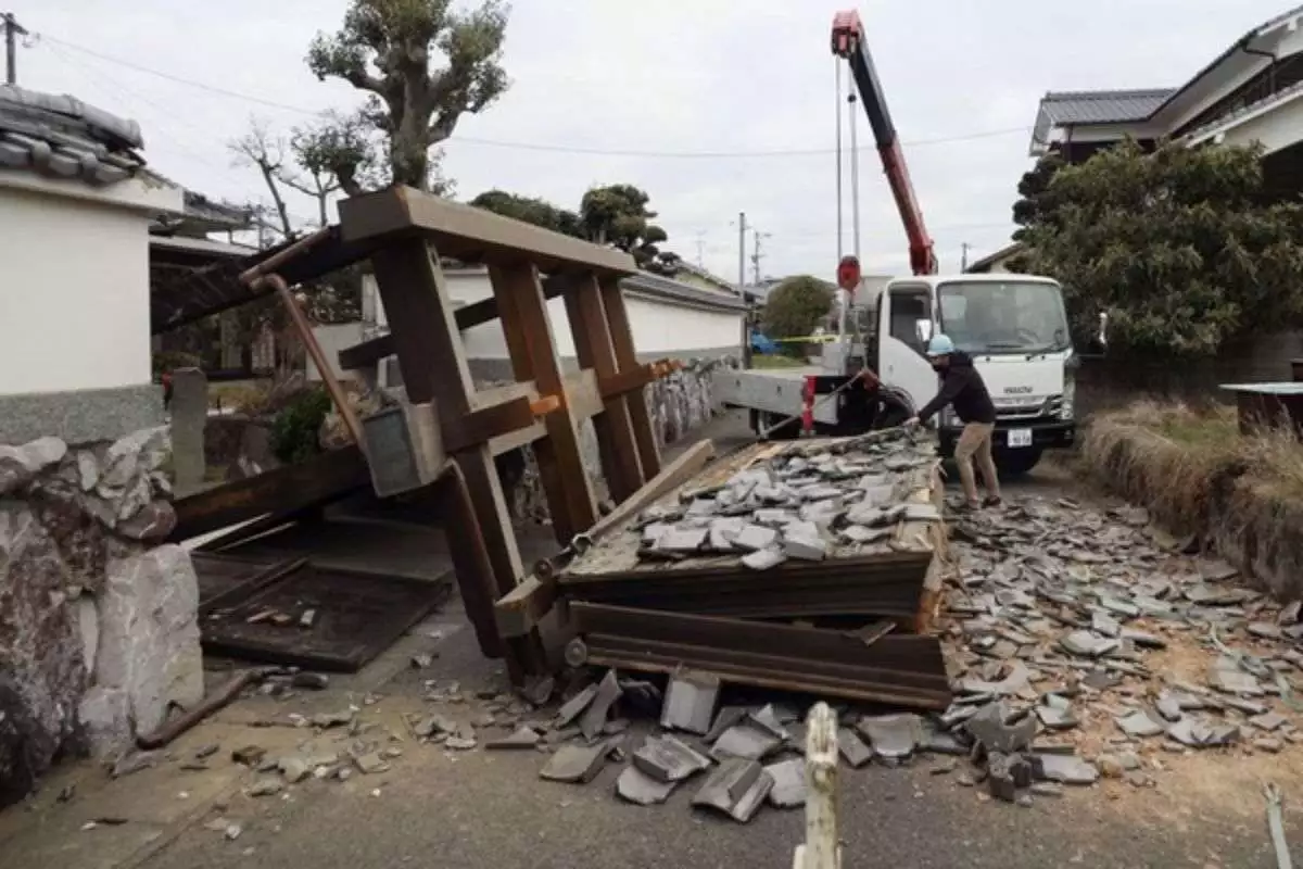 Death Toll From Japan Earthquakes Rises To 48