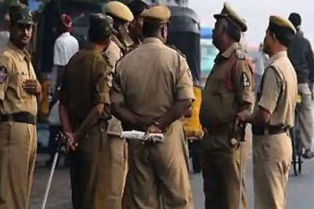 Student in Kanpur Assaulted by Police Officer and Group, Forced to Ingest Urine