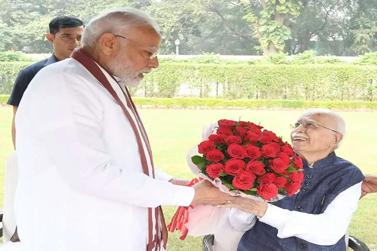 PM Modi Announces Bharat Ratna for LK Advani, Acknowledging Stalwart’s Contributions