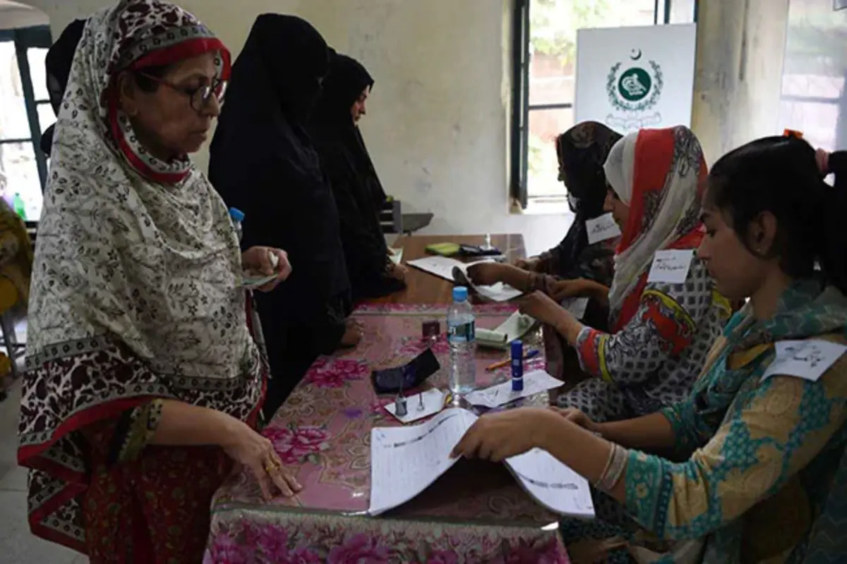 Pakistan’s General Elections Marred by Allegations of Rigging as Citizens Cast their Votes