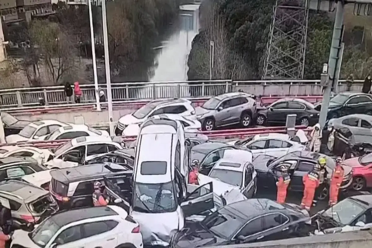Over 100 Cars Collided On Icy China Motorway, Causing Multiple Injuries