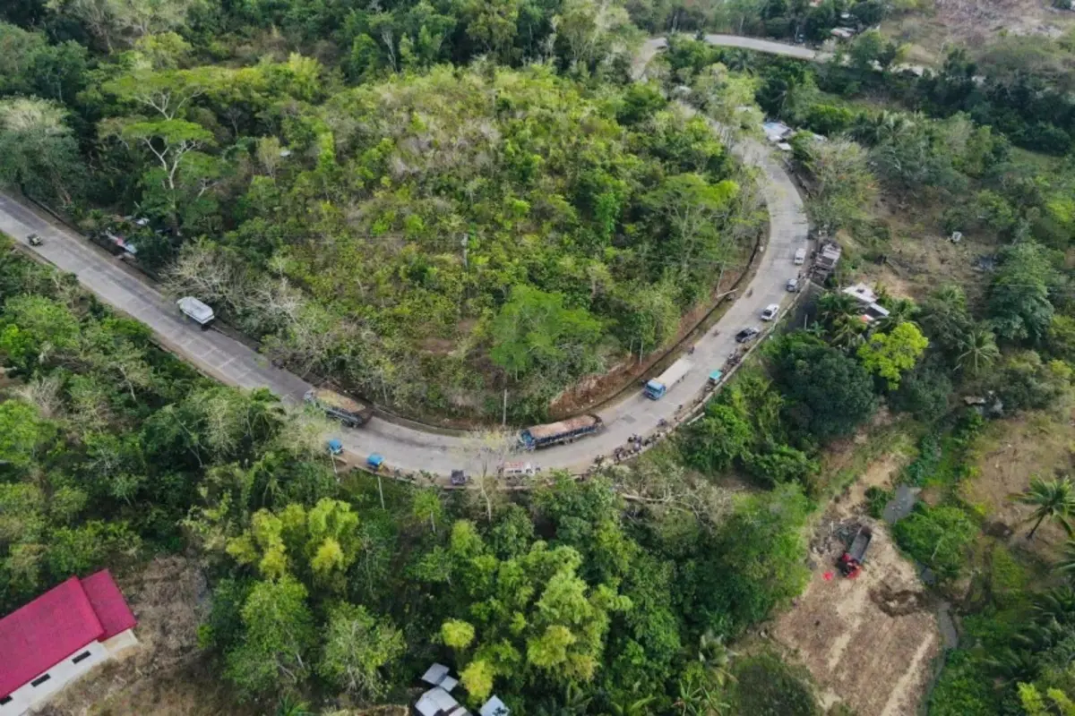 Philippines Truck Crashes Into Ravine, Killing 15