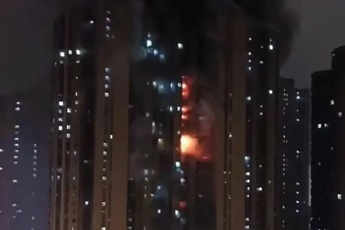 Chinese Skyscraper Fire: 15 Dead, 44 Injured