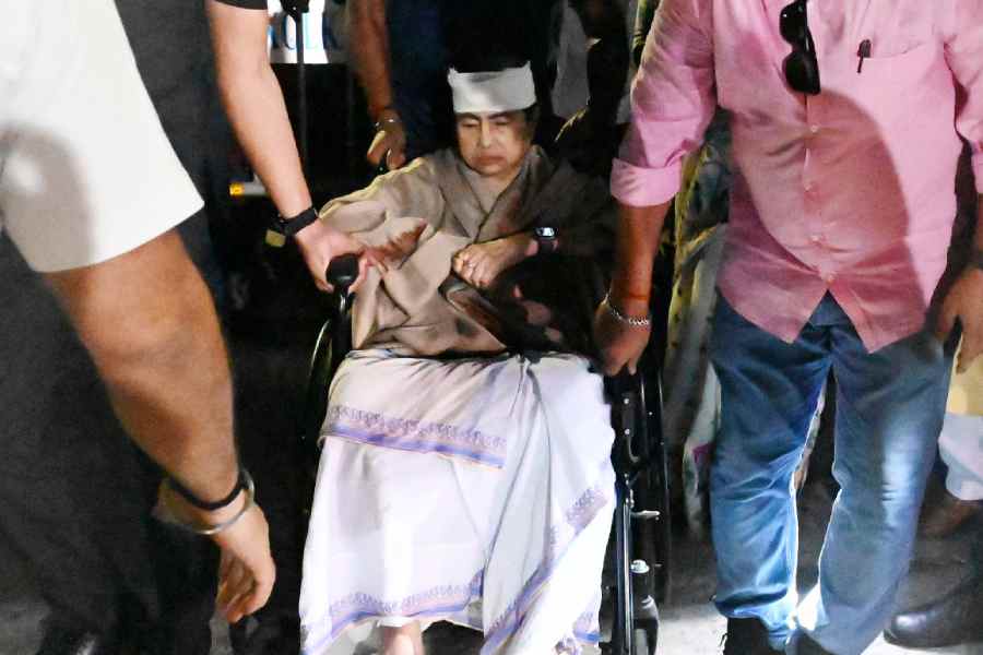 Reality Check Behind Mamata Banerjee’s Fall; Was The Leader Pushed From Behind