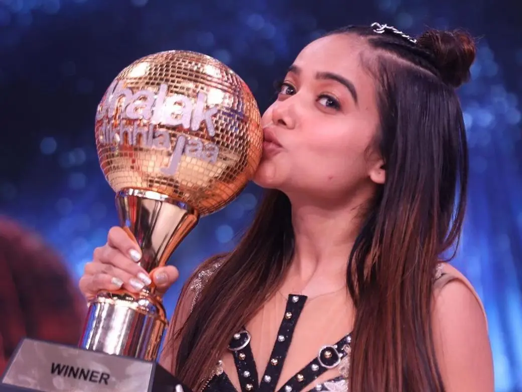 Bigg Boss OTT 2 Fame Manisha Rani Takes Home Jhalak Dikhhla Jaa Trophy And Exciting Prize  