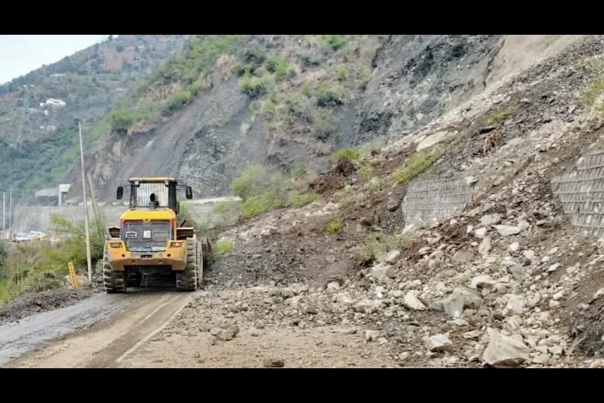 Multiple Landslides In Jammu And Kashmir, Traffic Suspended On National Highway