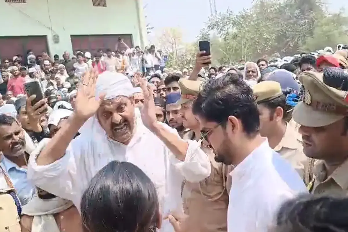 Dispute Arises at Mukhtar Ansari’s Funeral Over Soil Offering