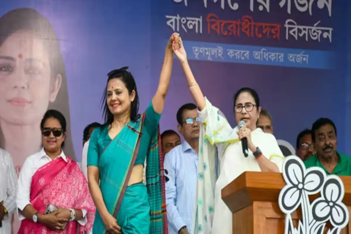 Mamata Banerjee Challenges BJP’s ‘400 paar’ Ambition at Mahua Moitra’s Rally