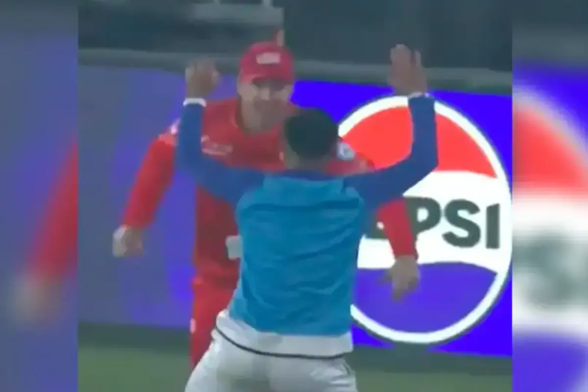 Video: Ball-Boy’s Remarkable Catch in PSL Leads to Heartwarming Celebration with Fielder