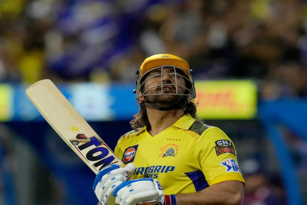 CSK Coach Confirms: Despite Injury, MS Dhoni Pushes Through Pain to Fulfill Duties