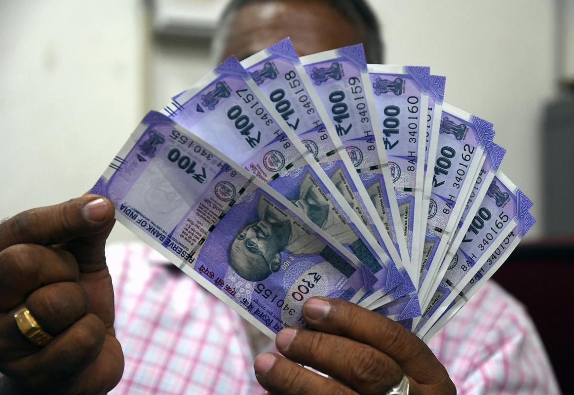 Rupee Edges Up 1 Paisa At 83.32 Against US Dollar