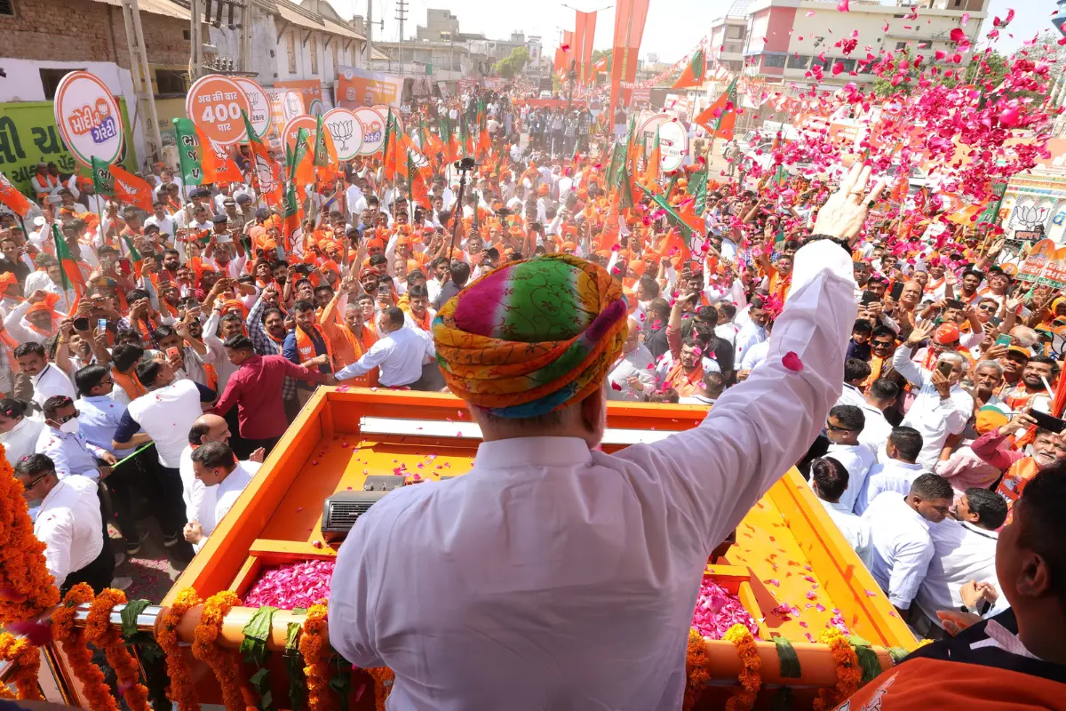 LS Polls: Amit Shah Holds Massive Roadshows In Gujarat