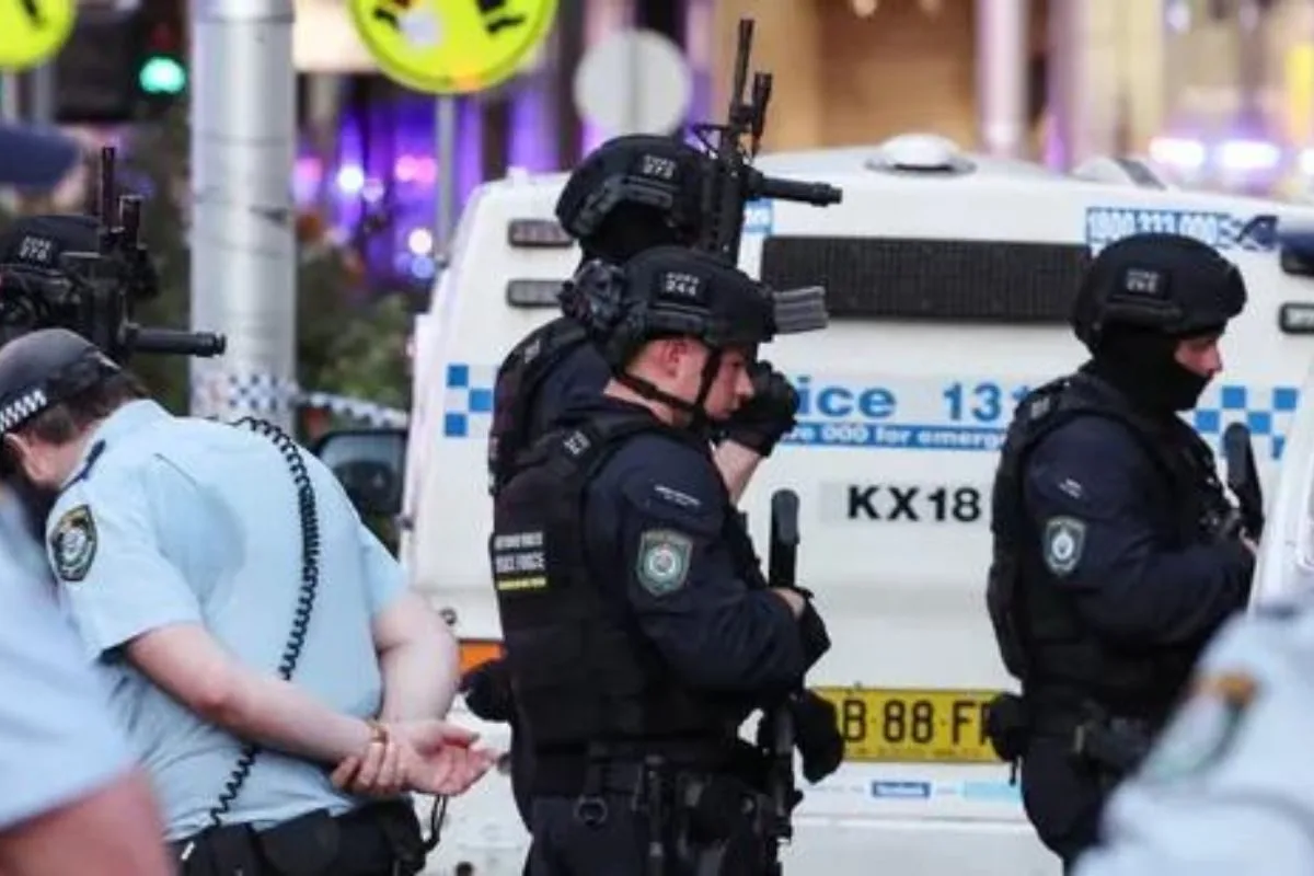 Sydney Shopping Center Horror: Multiple Stabbing Victims, Police Shoot Suspect