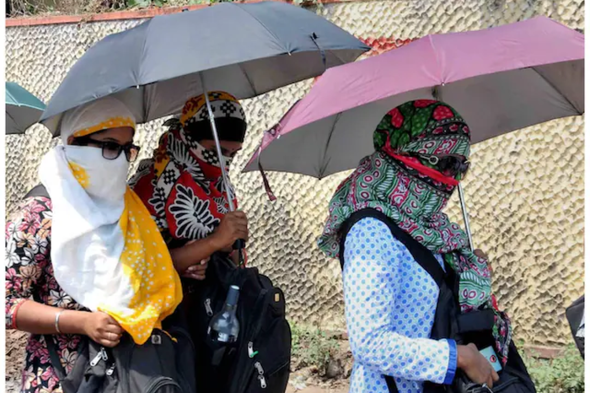 Delhi Records Highest Maximum Temperature of the Season, Rainfall Expected to Provide Relief