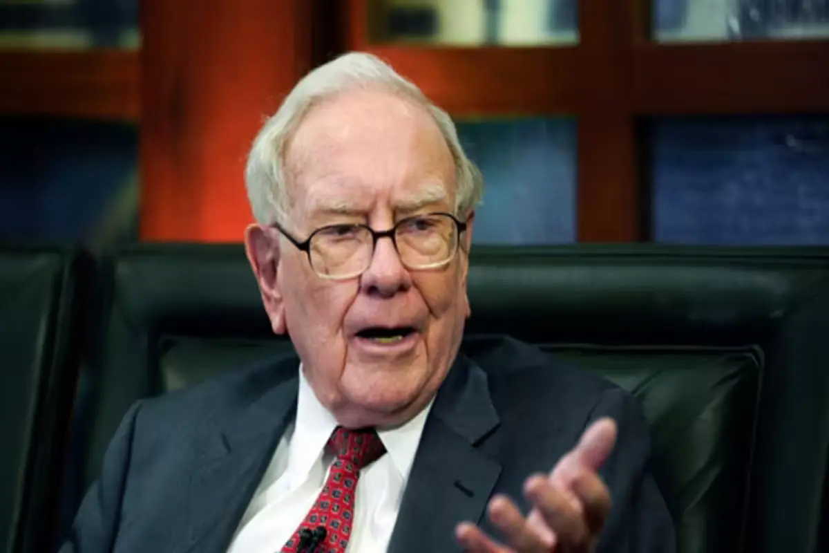 Warren Buffett Exits Dining Scene as Homeless Charity Auctions Meal with Software CEO