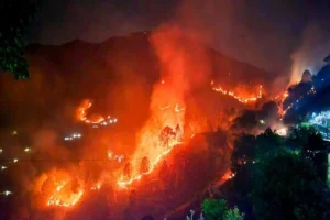 Nainital Forest Fire Approaches IAF Station: Helicopters and Army Deployed, CM to Convene Meeting in Haldwani